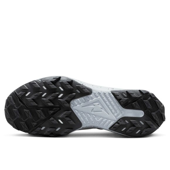 Brand New Nike Men's React Terra Kiger 9 Trail Running Shoes - Traction - Picture 3 of 9